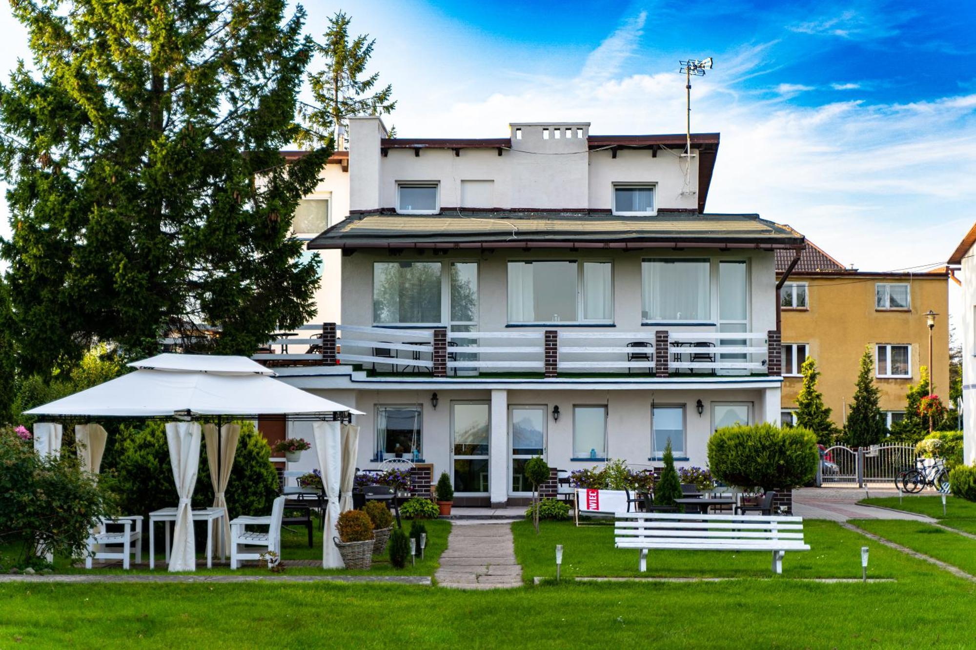 Avista Mielno Hotell Unieście Eksteriør bilde